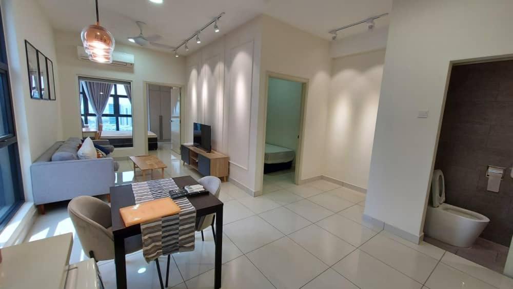 Arte Mont Kiara Host By Host Corner Suites Kuala Lumpur Buitenkant foto